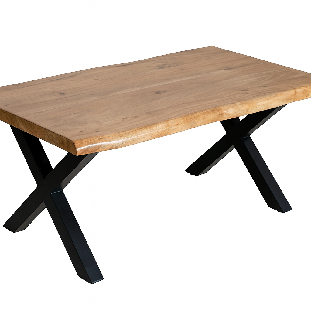 Mesa de centro RIGA de acacia natural con patas en X negras. Diseño industrial cálido y funcional para salas modernas. Medidas: 113×63×45 cm.