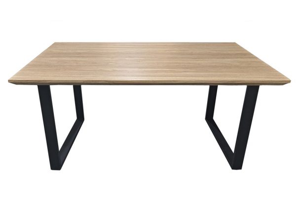 MESA DE COMEDOR RECTANGULAR MADERA CON PATAS METÁLICAS